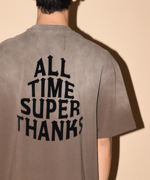 SUPERTHANKS(スーパーサンクス)の「フロッキーバックプリント&オーバーダイ加工 Tシャツ/Sun faded Flocky print Sweat S/S T-shirt(Tシャツ/カットソー・メンズ・ピンク/ブラウン/ブラック・S/M/L)」の2枚目の写真