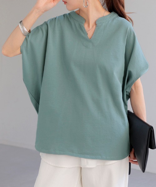 HUG.U(ハグユー)の「ゆる袖口タックTシャツ(Tシャツ/カットソー・レディース・ブラック/ホワイト/モスグリーン・FREE)」の8枚目の写真