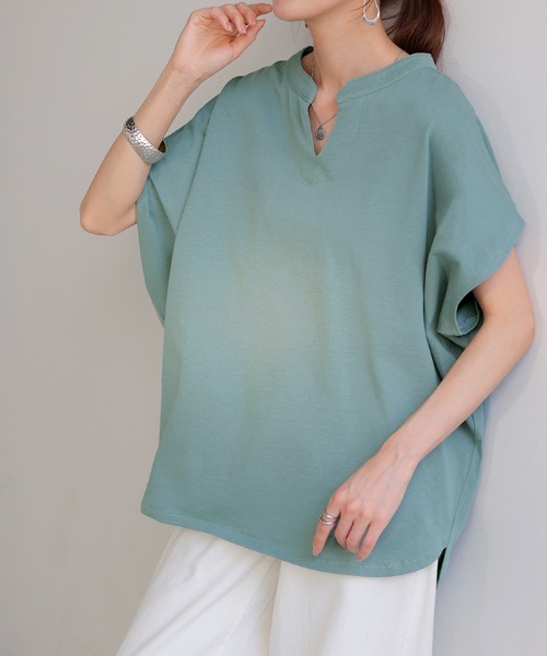 HUG.U(ハグユー)の「ゆる袖口タックTシャツ(Tシャツ/カットソー・レディース・ブラック/ホワイト/モスグリーン・FREE)」の10枚目の写真