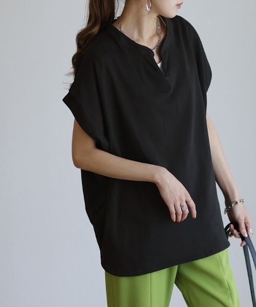 HUG.U(ハグユー)の「ゆる袖口タックTシャツ(Tシャツ/カットソー・レディース・ブラック/ホワイト/モスグリーン・FREE)」の14枚目の写真