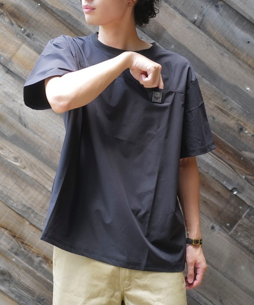 RVCA(ルーカ)の「RVCA メンズ 【UTILITY】 BLOCK TEE Tシャツ 【2025年夏モデル】/ルーカUVケア胸ワンポイント撥水速乾総柄半袖Tシャツ(Tシャツ/カットソー・メンズ・ブルー系その他/グレー系その他/ブラック/キャメル・SMALL/LARGE/MEDIUM/X-LARGE)」の2枚目の写真