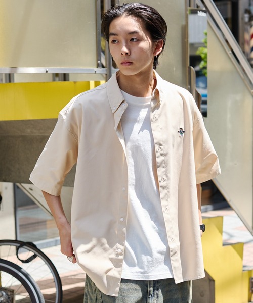 WEGO(ウィゴー)の「WEGO/オックスフォードワンポイントシャツ(シャツ/ブラウス・メンズ・サックスブルー/ベージュ/ホワイト/その他1/その他2・MEDIUM/LARGE)」の1枚目の写真