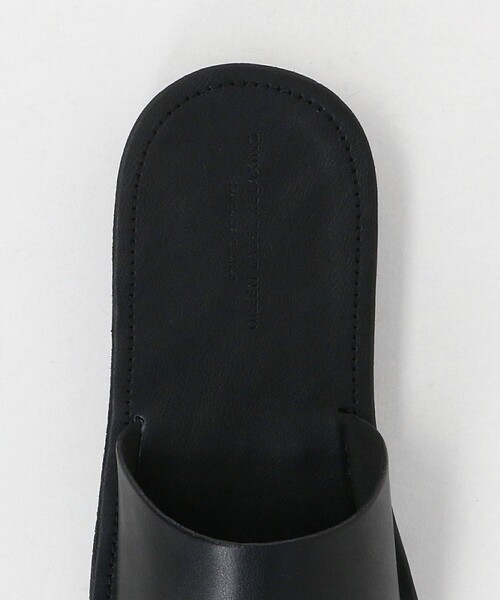 green label relaxing（グリーンレーベルリラクシング）の「レザーライク スライド サンダル（サンダル・メンズ・ブラック・27cm/28cm/26cm）」の3枚目の写真