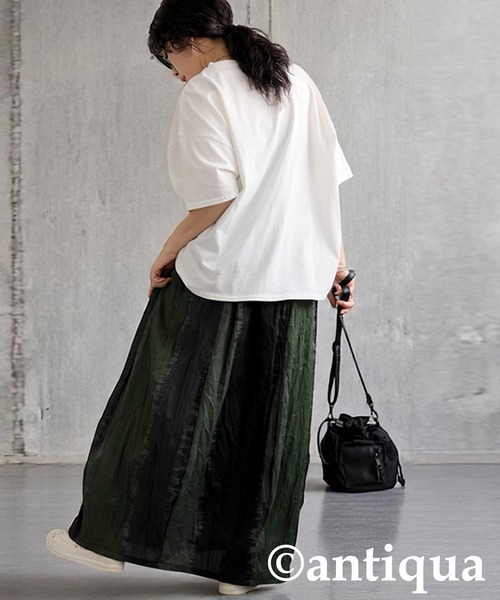 antiqua(アンティカ)の「フラワープリントTシャツ(Tシャツ/カットソー・レディース・ブラック/ホワイト・ONESIZE)」の5枚目の写真