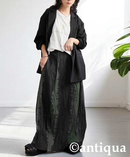 antiqua(アンティカ)の「フラワープリントTシャツ(Tシャツ/カットソー・レディース・ブラック/ホワイト・ONESIZE)」の6枚目の写真
