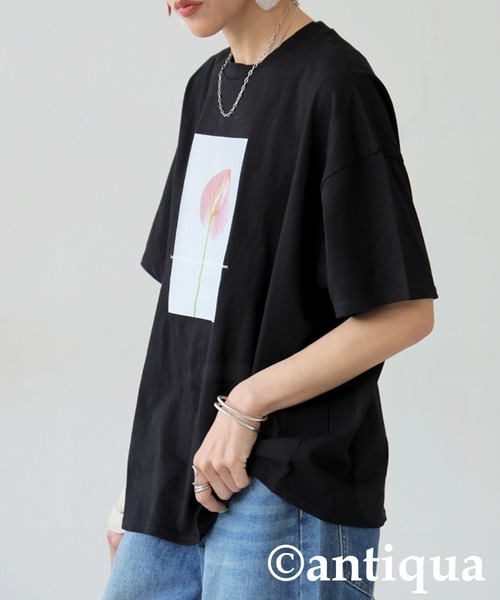 antiqua(アンティカ)の「フラワープリントTシャツ(Tシャツ/カットソー・レディース・ブラック/ホワイト・ONESIZE)」の8枚目の写真