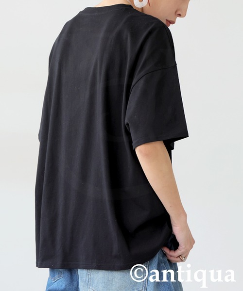antiqua(アンティカ)の「フラワープリントTシャツ(Tシャツ/カットソー・レディース・ブラック/ホワイト・ONESIZE)」の9枚目の写真