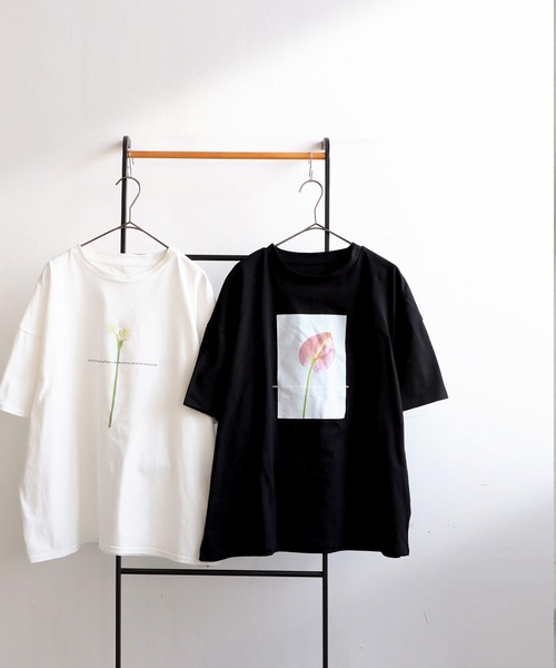 antiqua(アンティカ)の「フラワープリントTシャツ(Tシャツ/カットソー・レディース・ブラック/ホワイト・ONESIZE)」の11枚目の写真