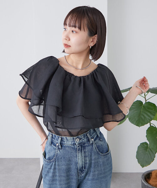 mystic(ミスティック)の「シアーフリルオフショルブラウス(シャツ/ブラウス・レディース・ブラック/オフホワイト/グリーン/イエロー/ブラウン・FREE)」の12枚目の写真