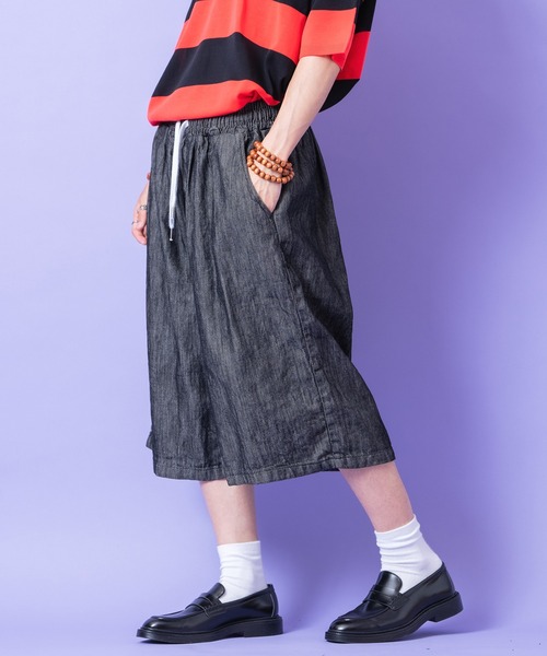 a.p.o.v.(エーピーオービー)の「a.p.o.v. 無加工デニムワイドハーフパンツ(デニムパンツ・メンズ・ネイビー/ブラック・ONESIZE)」の1枚目の写真