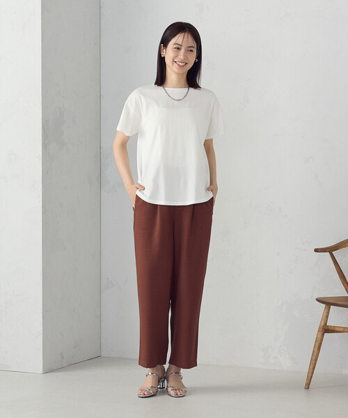 COMME CA ISM(コムサイズム)の「【接触冷感】バックタック Tシャツ(Tシャツ/カットソー・レディース・ホワイト/ブラック/カーキ・MEDIUM/LARGE)」の4枚目の写真