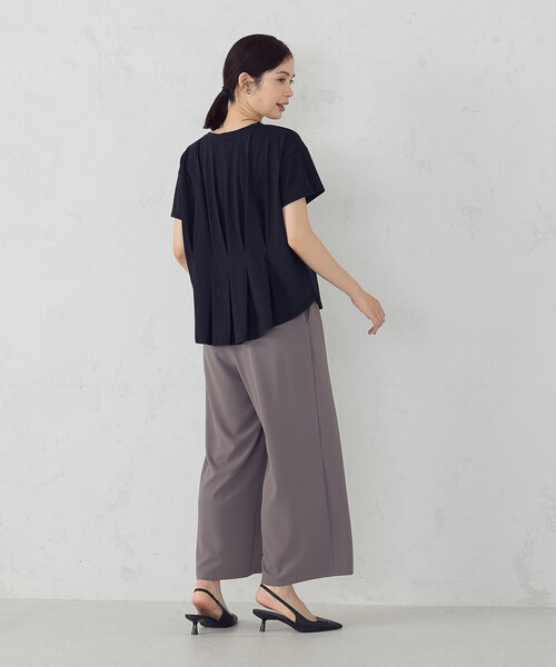 COMME CA ISM(コムサイズム)の「【接触冷感】バックタック Tシャツ(Tシャツ/カットソー・レディース・ホワイト/ブラック/カーキ・MEDIUM/LARGE)」の13枚目の写真