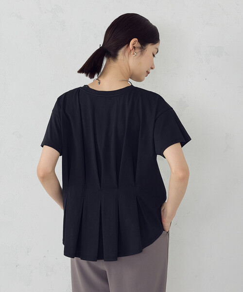 COMME CA ISM(コムサイズム)の「【接触冷感】バックタック Tシャツ(Tシャツ/カットソー・レディース・ホワイト/ブラック/カーキ・MEDIUM/LARGE)」の17枚目の写真