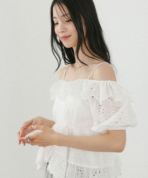Heather（ヘザー）の「パンチングオフショルブラウス　575764（シャツ/ブラウス・レディース・ブラック/オフホワイト/ブラウン・FREE）」の7枚目の写真