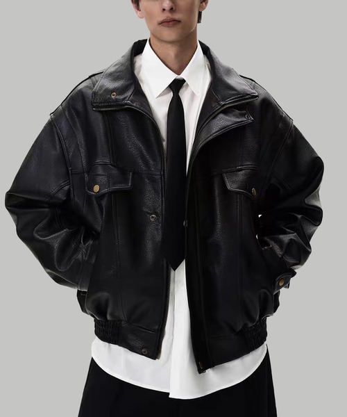 TOBEE（トゥビー）の「【TOBEE】ヴィンテージデザイン PUレザージャケット/ スタンドカラーブルゾン（ブルゾン・メンズ・ダークグレー/ブラック・MEDIUM/LARGE/X-LARGE）」の2枚目の写真