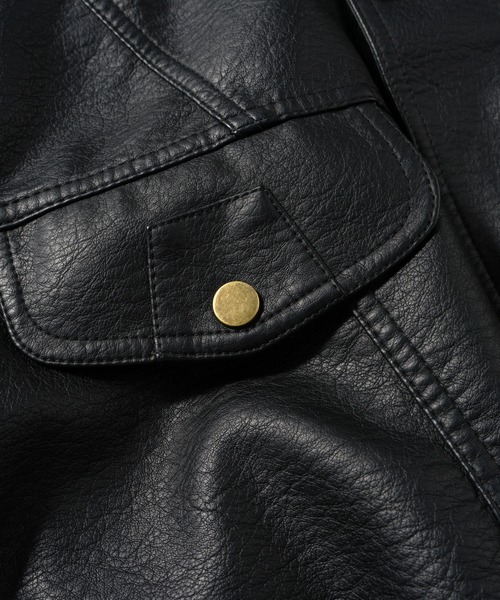 TOBEE（トゥビー）の「【TOBEE】ヴィンテージデザイン PUレザージャケット/ スタンドカラーブルゾン（ブルゾン・メンズ・ダークグレー/ブラック・MEDIUM/LARGE/X-LARGE）」の8枚目の写真