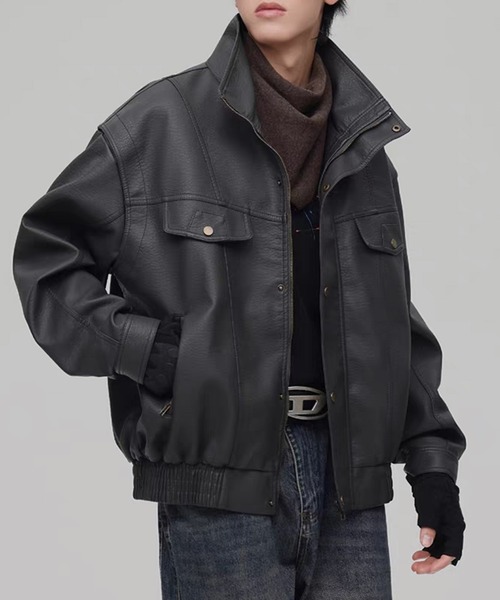 TOBEE（トゥビー）の「【TOBEE】ヴィンテージデザイン PUレザージャケット/ スタンドカラーブルゾン（ブルゾン・メンズ・ダークグレー/ブラック・MEDIUM/LARGE/X-LARGE）」の15枚目の写真