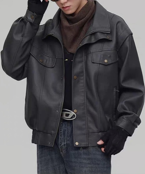 TOBEE（トゥビー）の「【TOBEE】ヴィンテージデザイン PUレザージャケット/ スタンドカラーブルゾン（ブルゾン・メンズ・ダークグレー/ブラック・MEDIUM/LARGE/X-LARGE）」の16枚目の写真