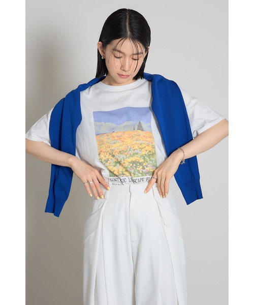 &. NOSTALGIA(アンドドットノスタルジア)の「フラワーフォトプリントTシャツ(Tシャツ/カットソー・レディース・ブラック/オフホワイト・M)」の4枚目の写真