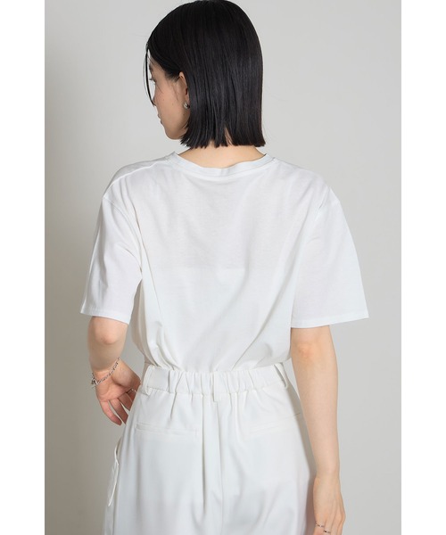 &. NOSTALGIA(アンドドットノスタルジア)の「フラワーフォトプリントTシャツ(Tシャツ/カットソー・レディース・ブラック/オフホワイト・M)」の6枚目の写真