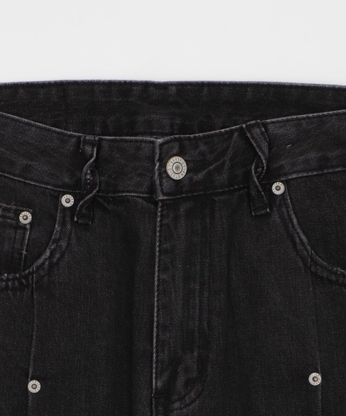 Figments（フィグメンツ）の「センタースイッチスタッズデニム（デニムパンツ・レディース・ブラック・SMALL/MEDIUM）」の4枚目の写真