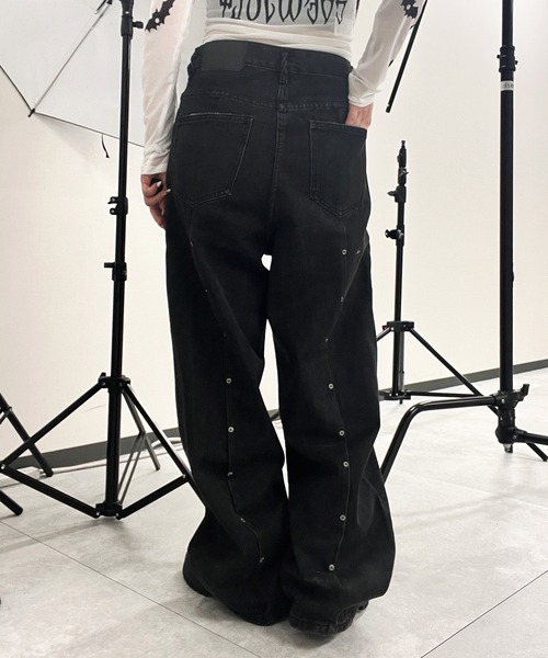 Figments（フィグメンツ）の「センタースイッチスタッズデニム（デニムパンツ・レディース・ブラック・SMALL/MEDIUM）」の17枚目の写真