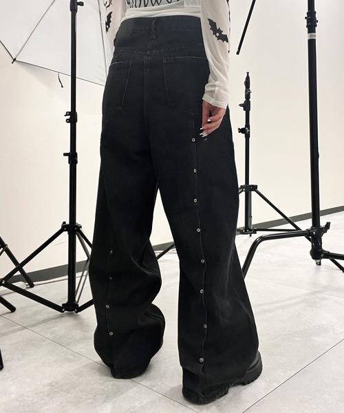 Figments（フィグメンツ）の「センタースイッチスタッズデニム（デニムパンツ・レディース・ブラック・SMALL/MEDIUM）」の18枚目の写真