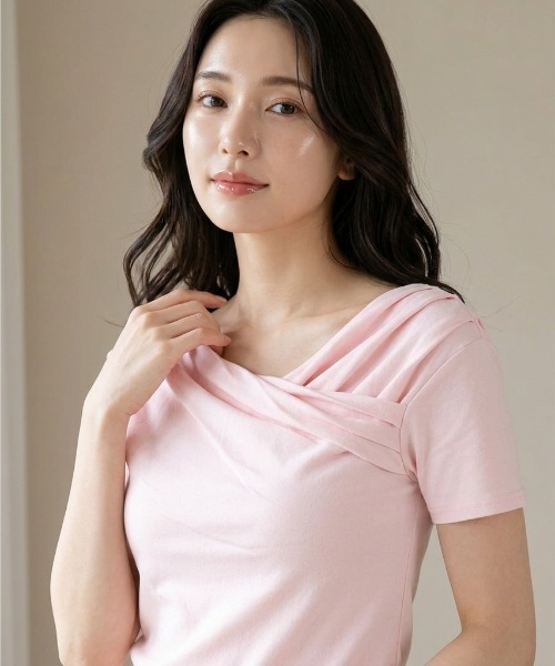 DIP IN CHOCOLATE(ディップインチョコレート)の「ドレープオフショルTシャツ【DIP IN CHOCOLATE】(Tシャツ/カットソー・レディース・ブラック/クリーム/ピンク・F)」の3枚目の写真