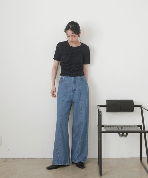 LIAN（リアン）の「シャーリングギャザーTシャツ（Tシャツ/カットソー・レディース・ブラウン/アイボリー/カーキ/ブラック・FREE）」の13枚目の写真