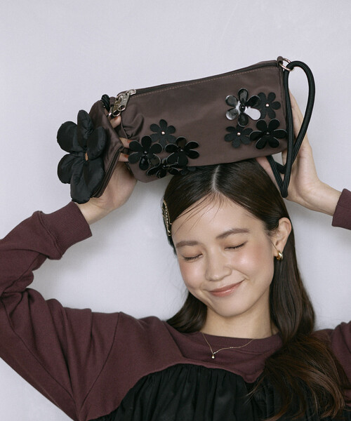 OUTDOOR PRODUCTS(アウトドアプロダクツ)の「OUTDOOR PRODUCTS × Firsthand/アウトドアプロダクツ 別注 FLOWERS ボストンショルダーバッグ(ショルダーバッグ・レディース・ブラック/ブラウン・ONE SIZE)」の3枚目の写真