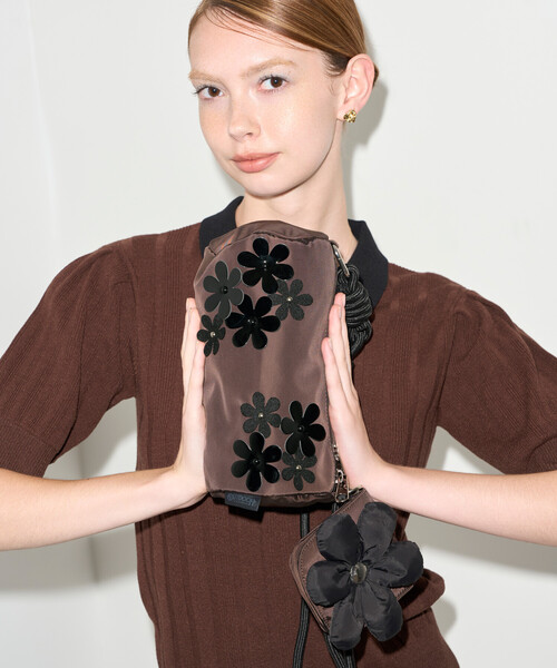 OUTDOOR PRODUCTS(アウトドアプロダクツ)の「OUTDOOR PRODUCTS × Firsthand/アウトドアプロダクツ 別注 FLOWERS ボストンショルダーバッグ(ショルダーバッグ・レディース・ブラック/ブラウン・ONE SIZE)」の6枚目の写真