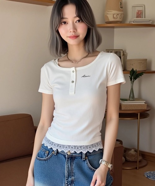 .KOM(ドットコム)の「A'GEM/9 × .kom 『.KOMZ/ドットケーオーエムゼット』リボンサイドドロスト クロップドTシャツ(Tシャツ/カットソー・レディース・ブラック/オフホワイト・FREE)」の4枚目の写真