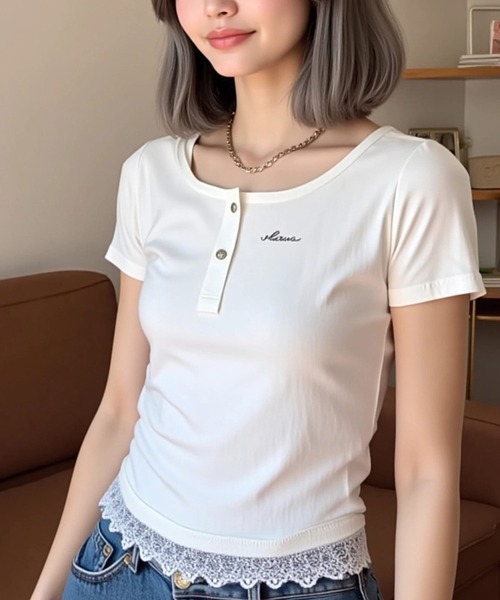 .KOM(ドットコム)の「A'GEM/9 × .kom 『.KOMZ/ドットケーオーエムゼット』リボンサイドドロスト クロップドTシャツ(Tシャツ/カットソー・レディース・ブラック/オフホワイト・FREE)」の6枚目の写真