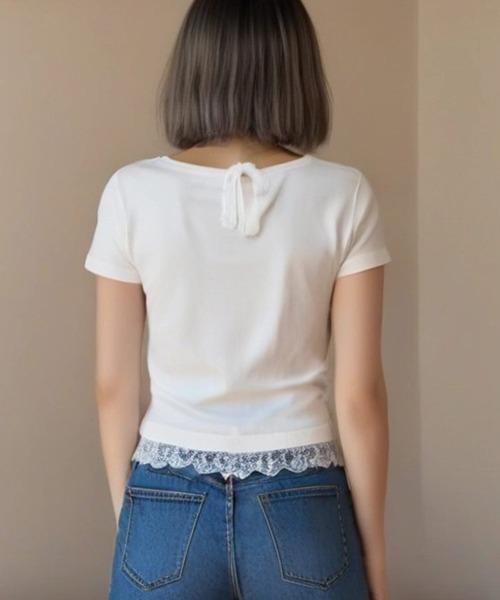 .KOM(ドットコム)の「A'GEM/9 × .kom 『.KOMZ/ドットケーオーエムゼット』リボンサイドドロスト クロップドTシャツ(Tシャツ/カットソー・レディース・ブラック/オフホワイト・FREE)」の8枚目の写真