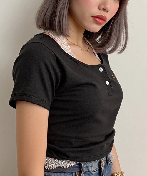 .KOM(ドットコム)の「A'GEM/9 × .kom 『.KOMZ/ドットケーオーエムゼット』リボンサイドドロスト クロップドTシャツ(Tシャツ/カットソー・レディース・ブラック/オフホワイト・FREE)」の12枚目の写真