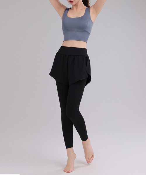 【美品！】 emmiyoga ブラ2枚とレギンス3点セット ヨガ ピラティス 美品！】 emmiyoga ブラ2枚とレギンス3点セット ヨガ ピラティス