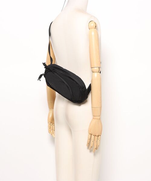 VOLCOM（ボルコム）の「【VOLCOM/ボルコム】 Waisted Pack /ロゴボディバック・ウエストポーチ（ボディバッグ/ウエストポーチ・メンズ・ブラック・FREE）」の5枚目の写真