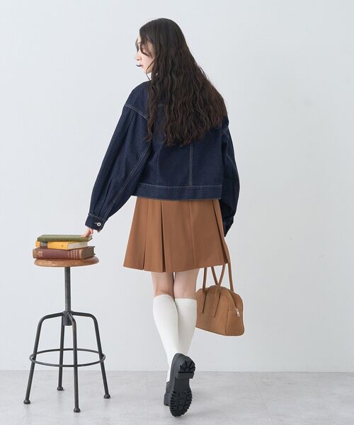 earth music&ecology(アースミュージックアンドエコロジー)の「ショートジップデニムジャケット(デニムジャケット・レディース・ライトインディゴブルー/インディゴブルー・FREE)」の9枚目の写真