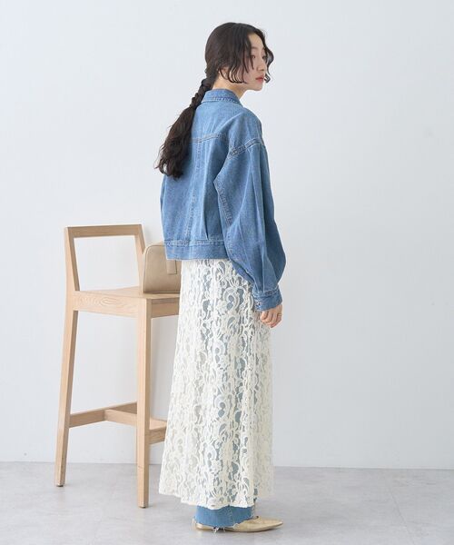 earth music&ecology(アースミュージックアンドエコロジー)の「ショートジップデニムジャケット(デニムジャケット・レディース・ライトインディゴブルー/インディゴブルー・FREE)」の13枚目の写真