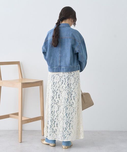 earth music&ecology(アースミュージックアンドエコロジー)の「ショートジップデニムジャケット(デニムジャケット・レディース・ライトインディゴブルー/インディゴブルー・FREE)」の14枚目の写真