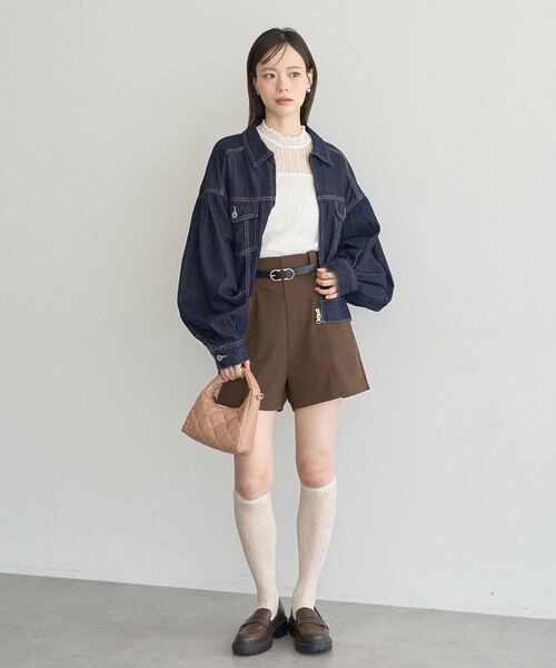 earth music&ecology(アースミュージックアンドエコロジー)の「ショートジップデニムジャケット(デニムジャケット・レディース・ライトインディゴブルー/インディゴブルー・FREE)」の19枚目の写真