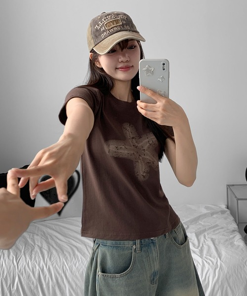UNE MANSION(ユヌマンション)の「サマースターグラフィッククロップド半袖Tシャツ(Tシャツ/カットソー・レディース・ブラック/ホワイト/ブラウン・FREE)」の8枚目の写真