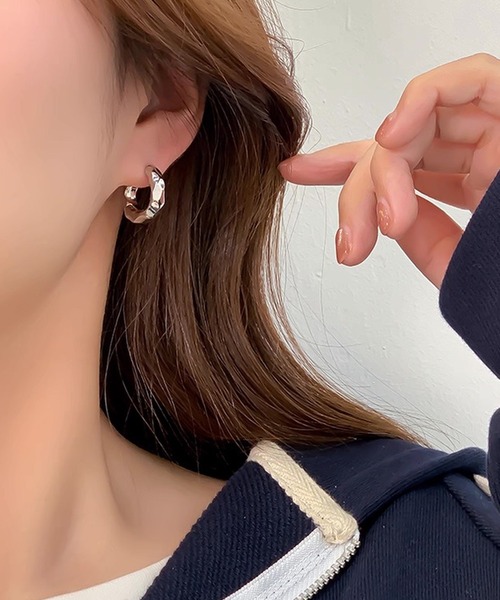 shopnikoniko（ショップニコニコ）の「凸凹テクスチャー リングフープピアス（ピアス（両耳用）・レディース・シルバー/ゴールド・フリー）」の14枚目の写真