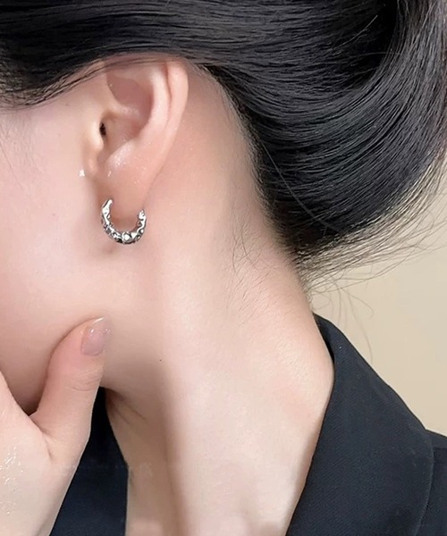 shopnikoniko（ショップニコニコ）の「凸凹テクスチャー リングフープピアス（ピアス（両耳用）・レディース・シルバー/ゴールド・フリー）」の17枚目の写真