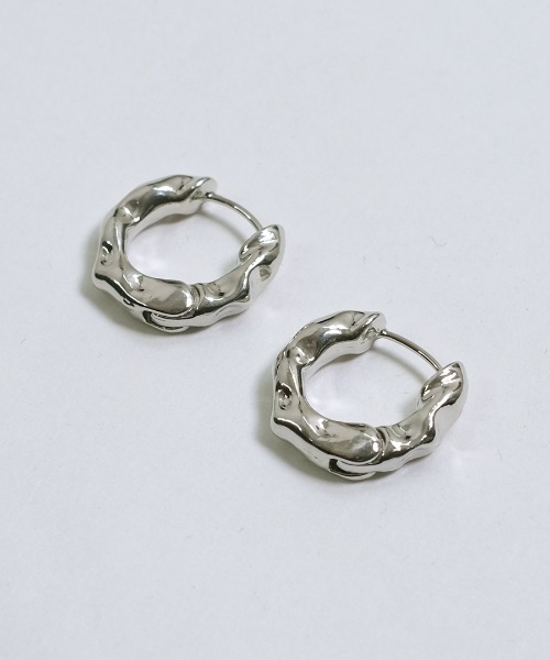 shopnikoniko（ショップニコニコ）の「凸凹テクスチャー リングフープピアス（ピアス（両耳用）・レディース・シルバー/ゴールド・フリー）」の8枚目の写真