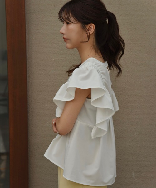 I_am(アイアム)の「v neck shoulder frill blouse / vネックショルダーフリルブラウス(シャツ/ブラウス・レディース・ブラック/ホワイト・FREE)」の6枚目の写真
