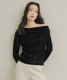 NEUNA（ヌナ）の「オフショルシアーベロアドレープトップス（Tシャツ/カットソー）」
