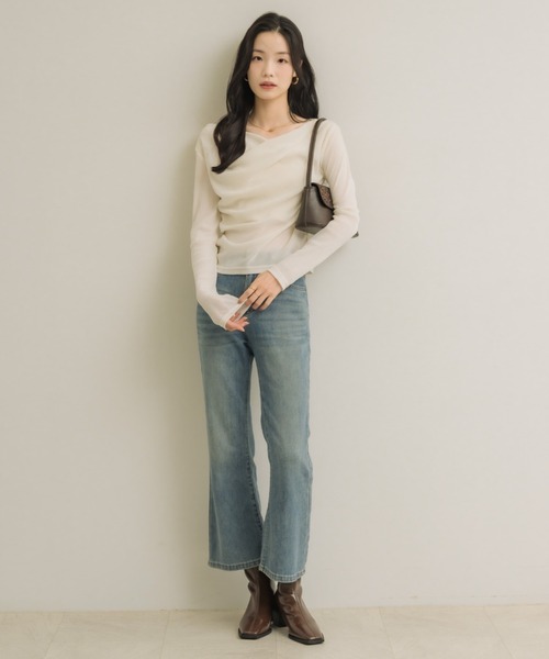 NEUNA（ヌナ）の「オフショルシアーベロアドレープトップス（Tシャツ/カットソー・レディース・アイボリー/チャコールグレー/ブラウン/ブラック・FREE）」の12枚目の写真