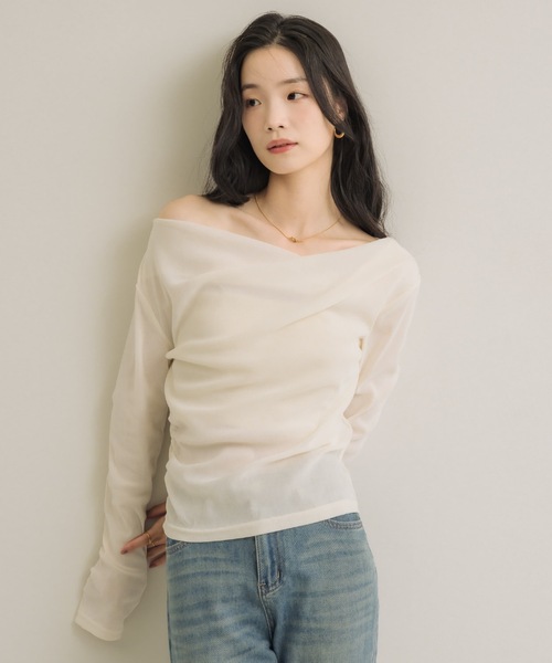 NEUNA（ヌナ）の「オフショルシアーベロアドレープトップス（Tシャツ/カットソー・レディース・アイボリー/チャコールグレー/ブラウン/ブラック・FREE）」の10枚目の写真