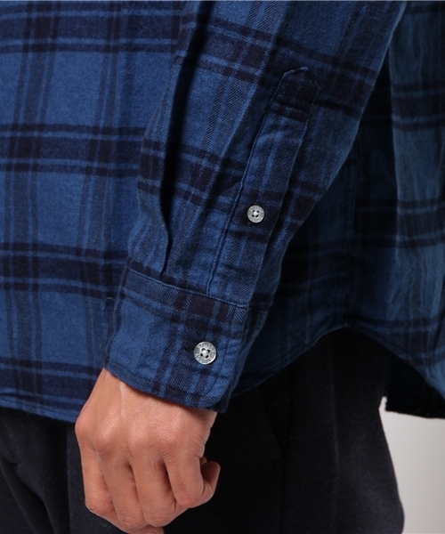 STUSSY(ステューシー)の「SS Standard Brushed Indigo Flannel Shirt(シャツ/ブラウス・メンズ・ネイビー/グレー/レッド・MEDIUM/SMALL/LARGE/X-LARGE)」の7枚目の写真